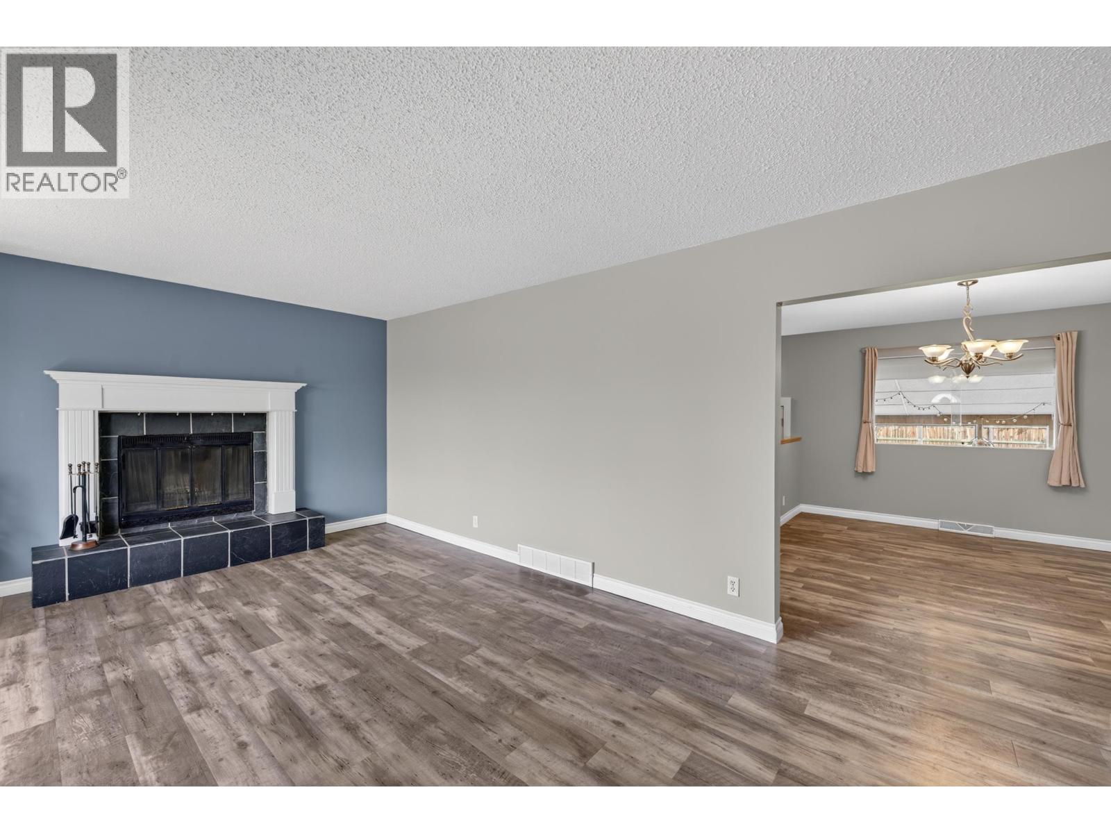9720 105 AVENUE - 13