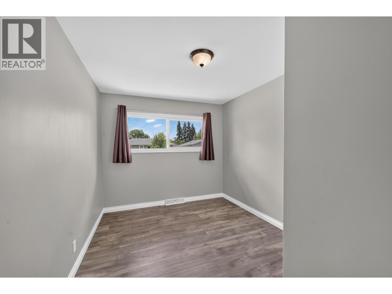 9720 105 AVENUE - 21
