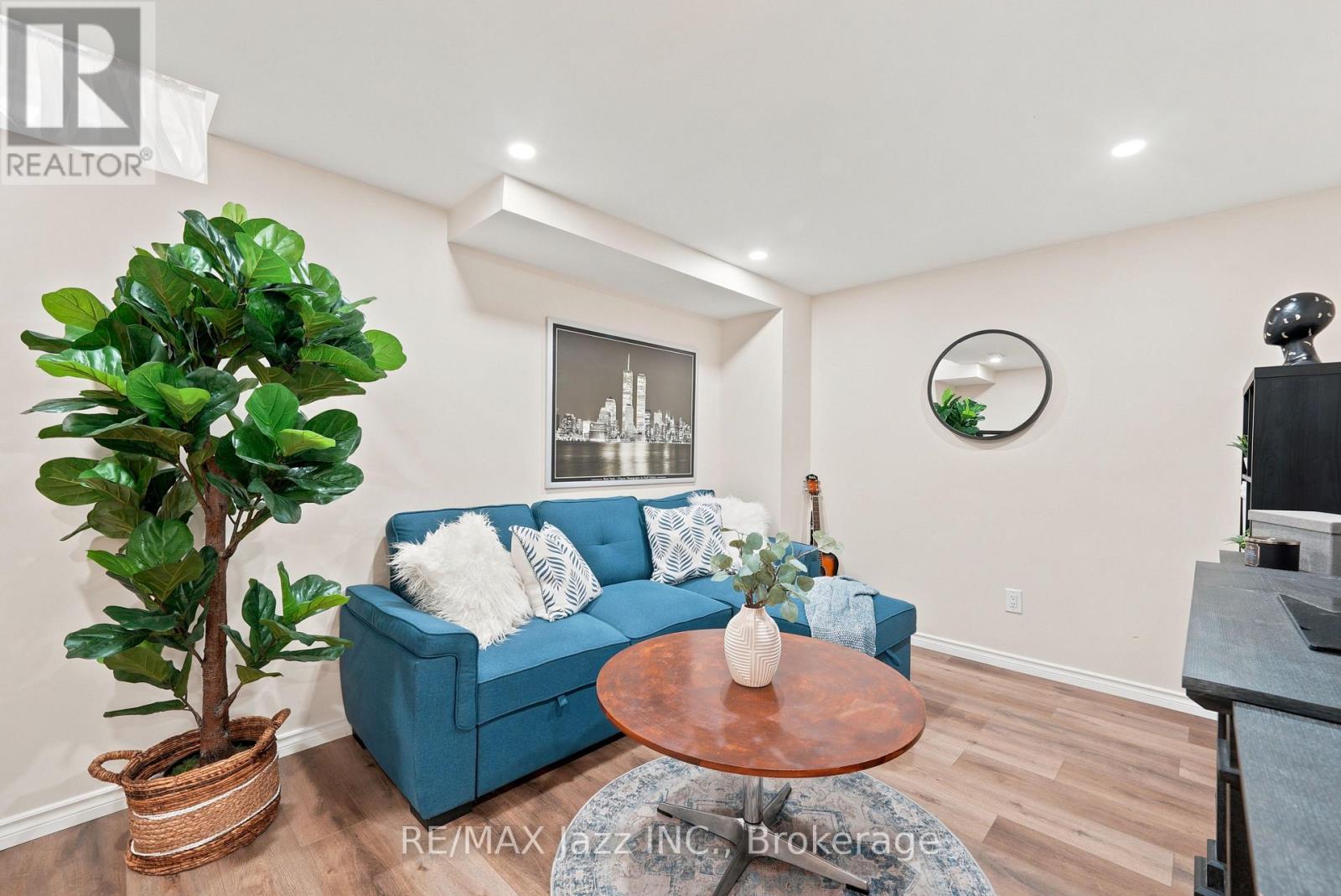 15 FARMSTEAD DRIVE - 28