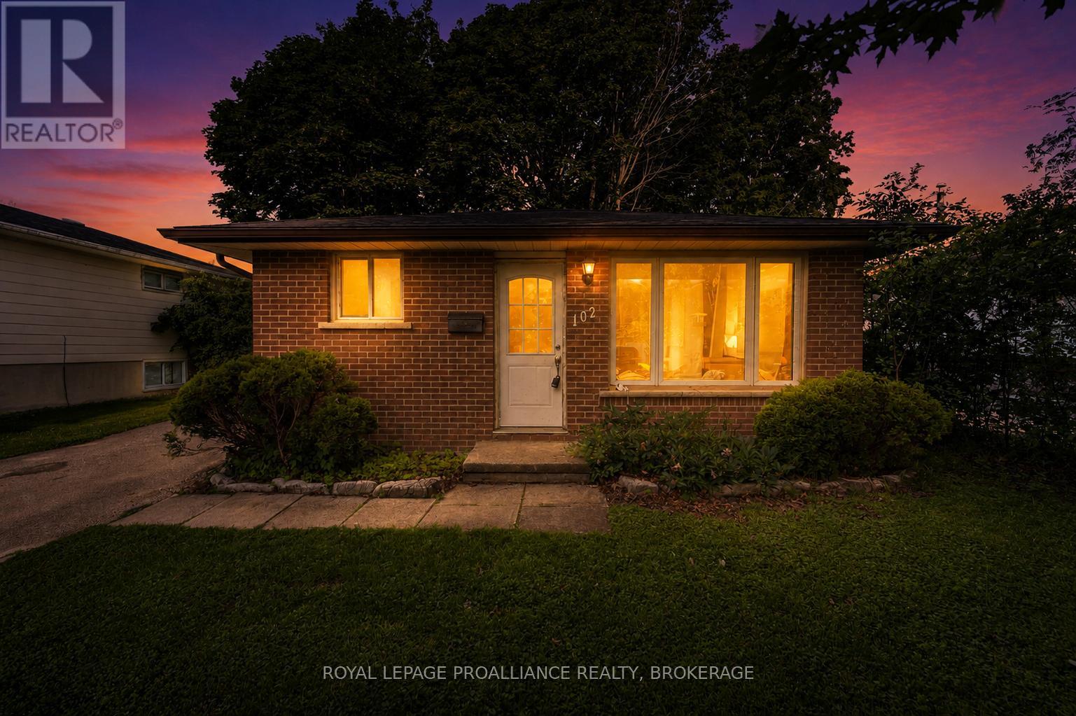 102 CALDERWOOD DRIVE - 17