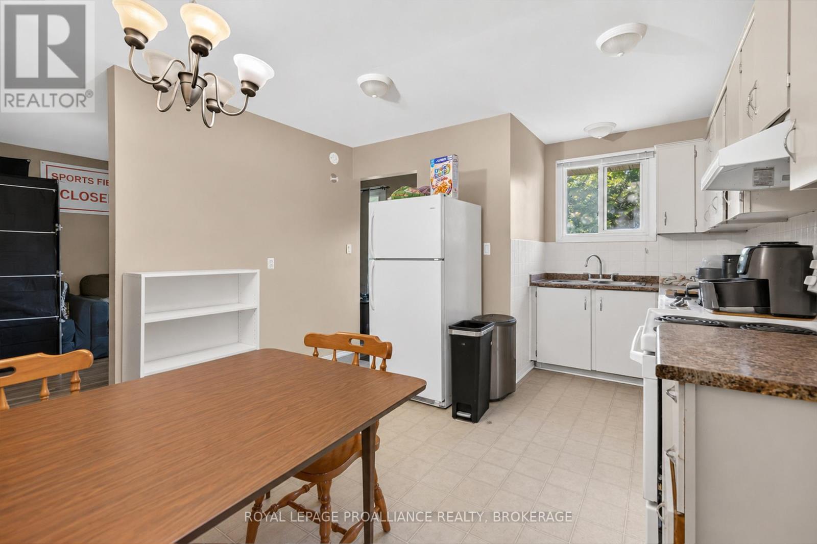 102 CALDERWOOD DRIVE - 18