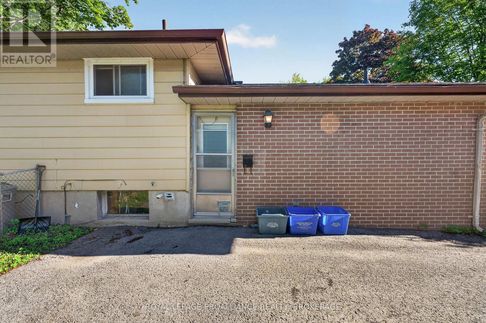 102 CALDERWOOD DRIVE - 11