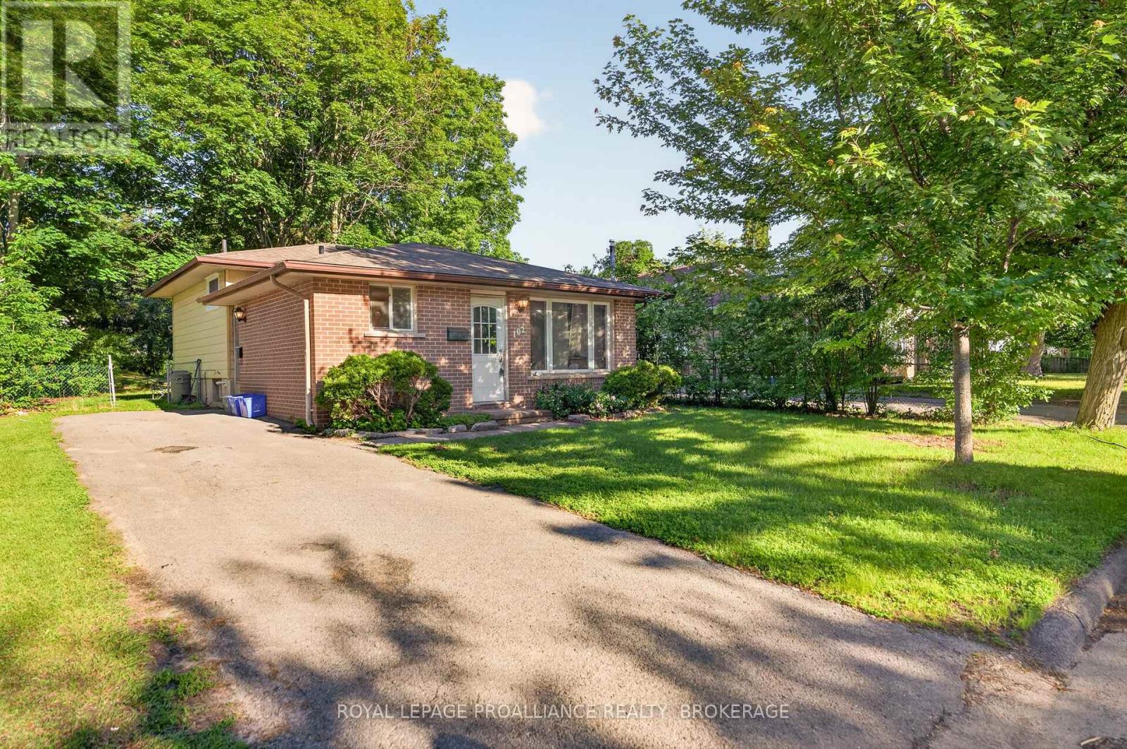 102 CALDERWOOD DRIVE - 3