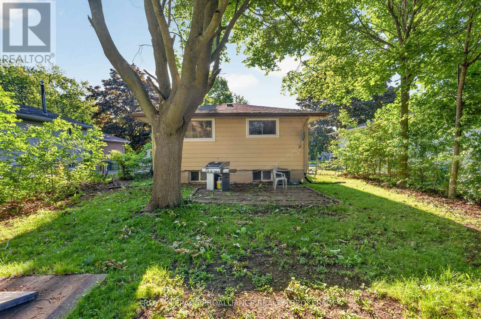 102 CALDERWOOD DRIVE - 15