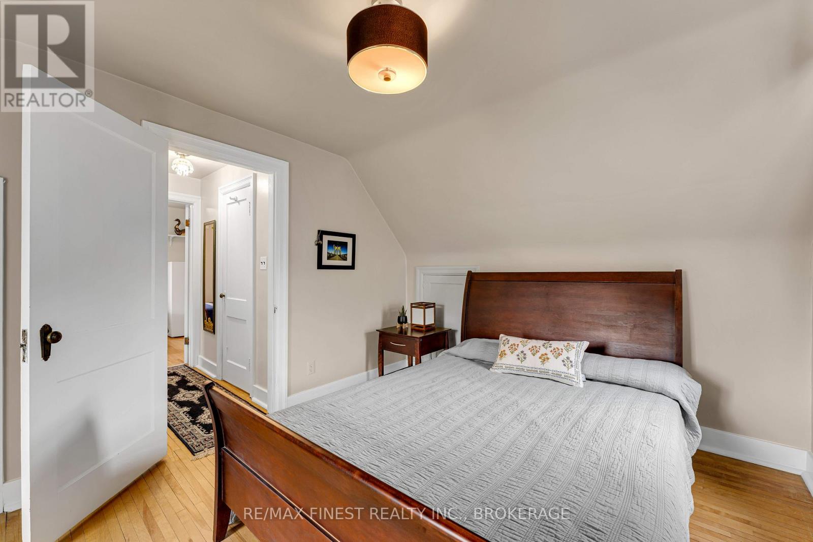 298 COLLEGE STREET - 22
