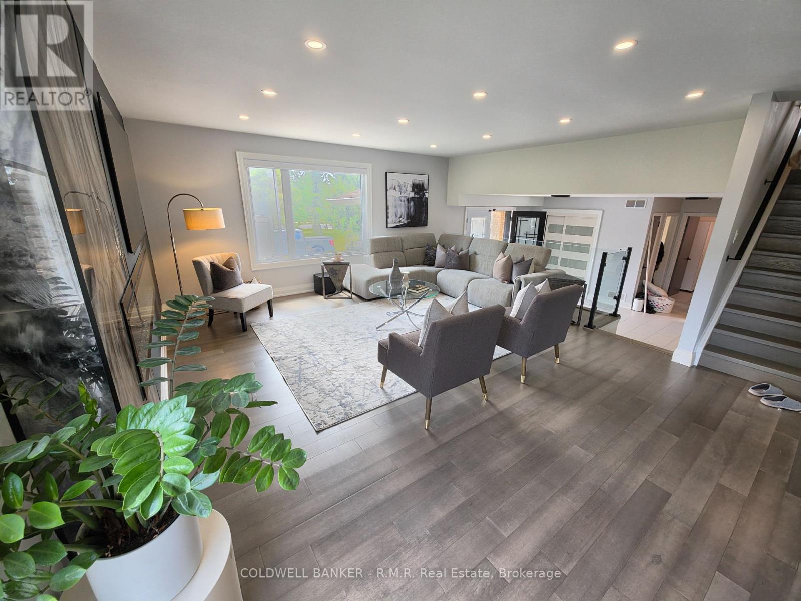 39 KING LANE - 18