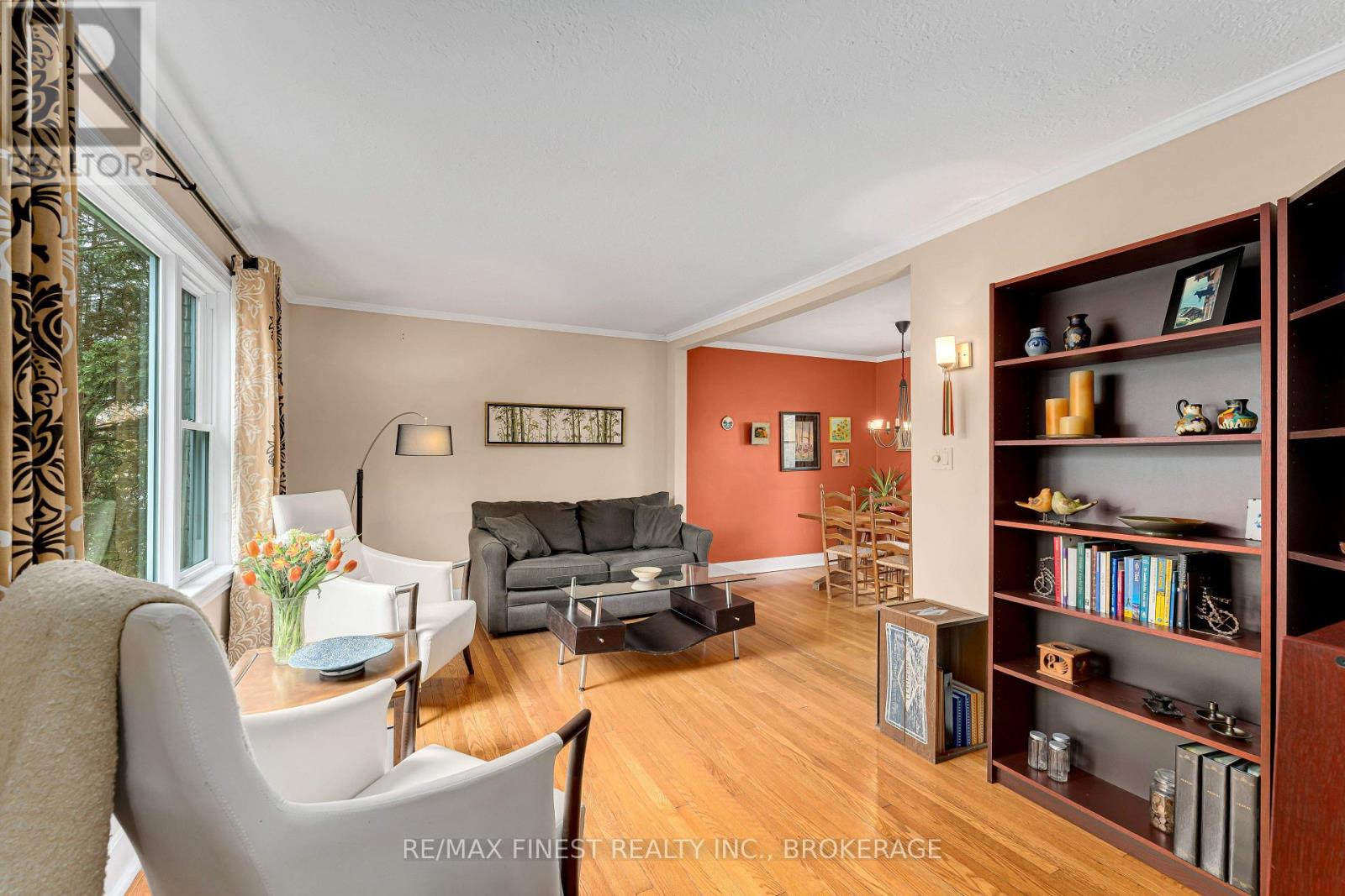 298 COLLEGE STREET - 12