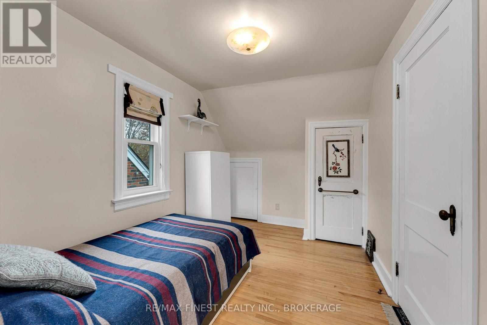 298 COLLEGE STREET - 26