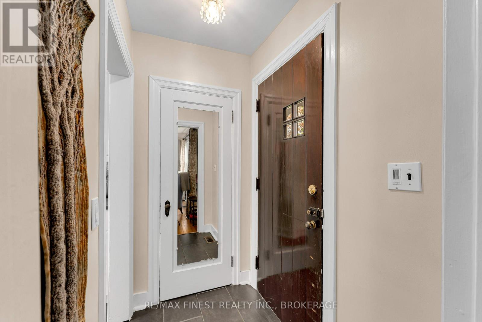 298 COLLEGE STREET - 4