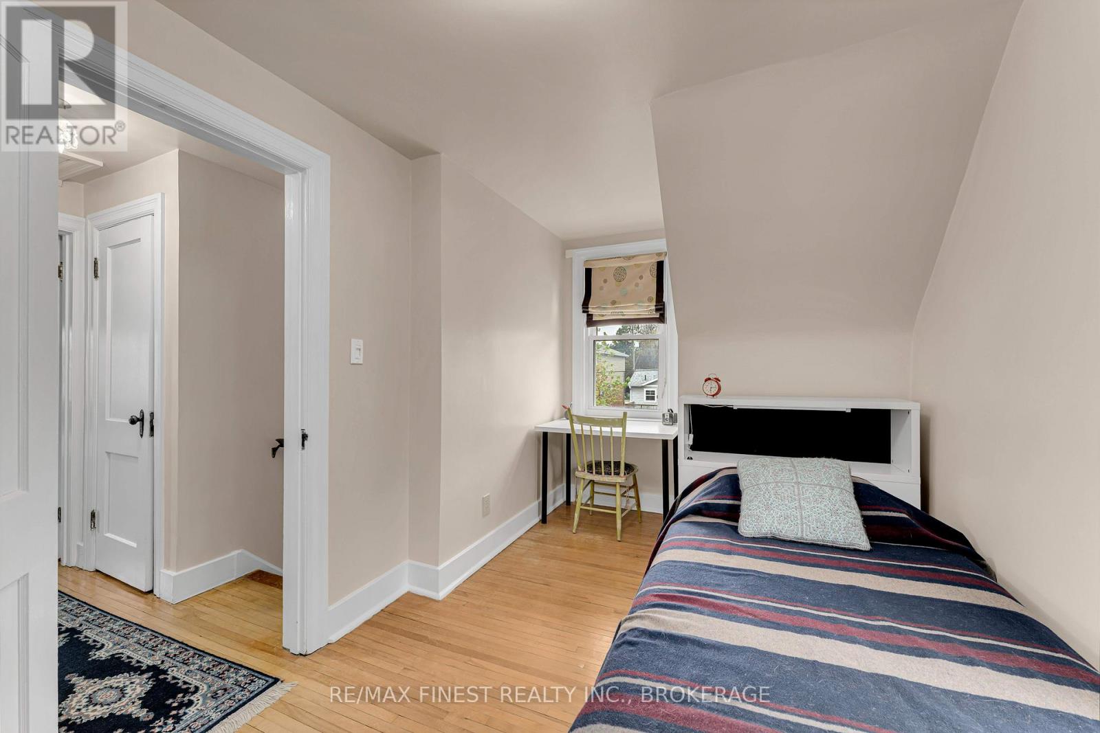 298 COLLEGE STREET - 27