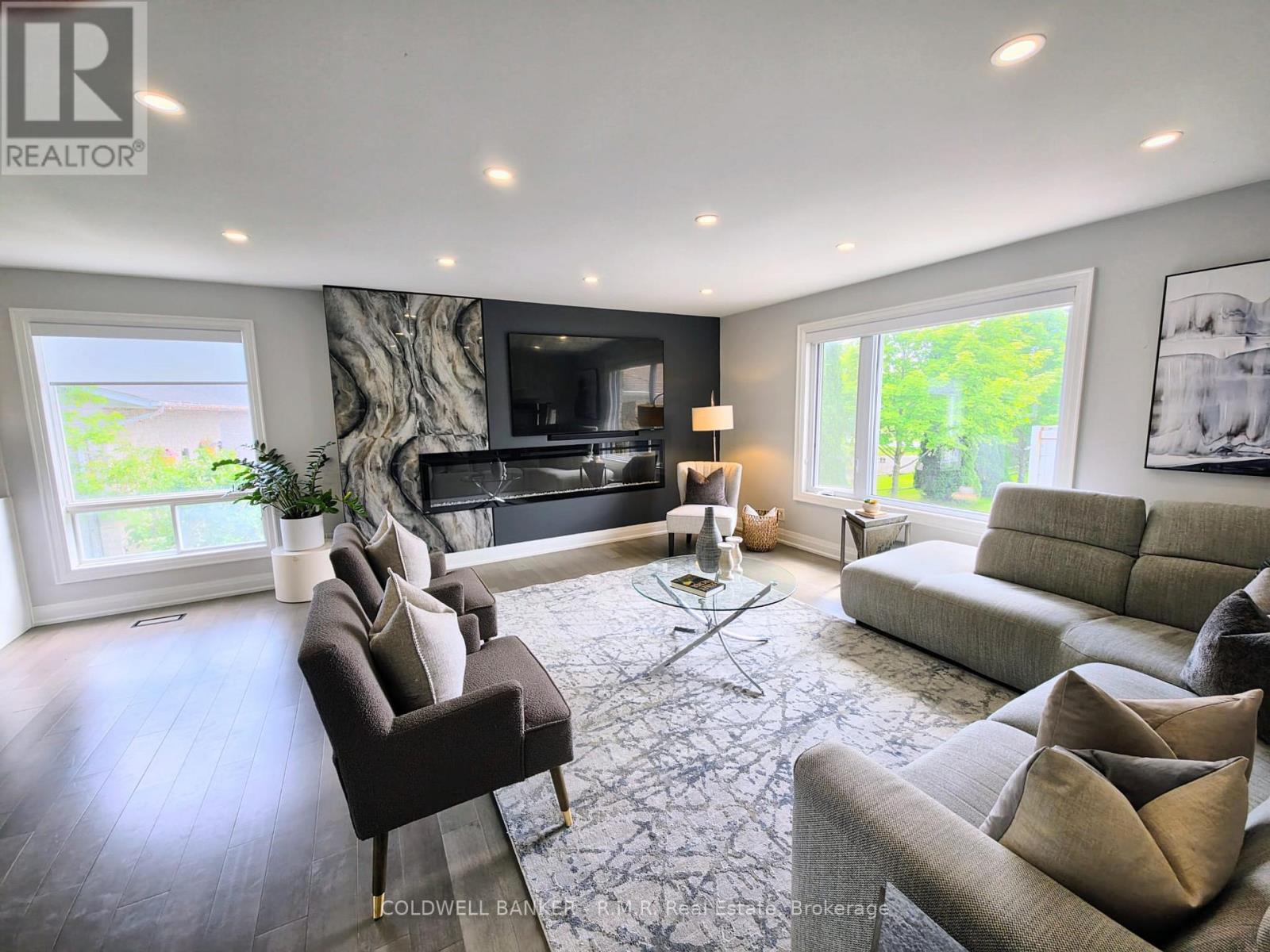 39 KING LANE - 19
