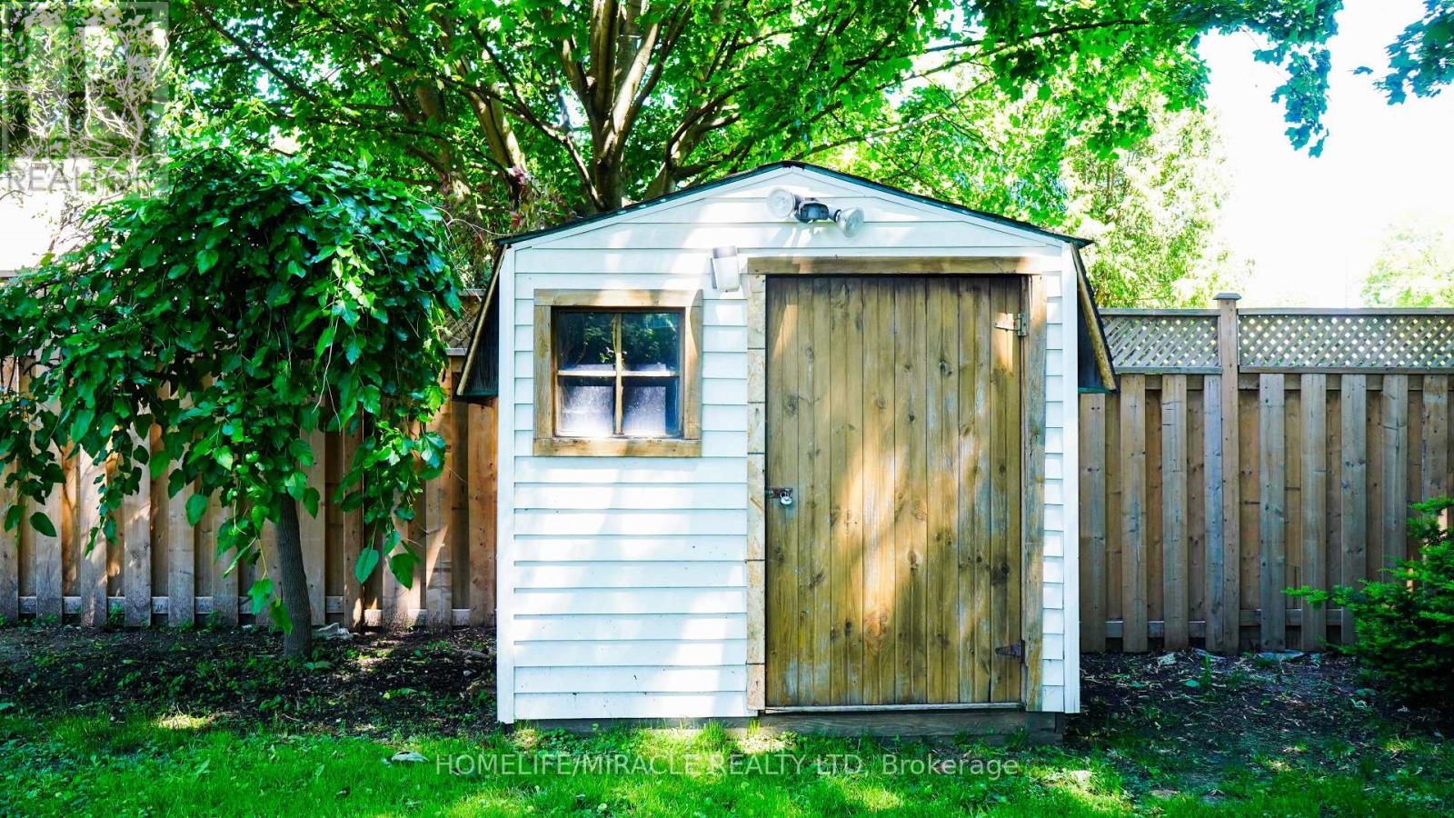 19 AMBERWOOD ROAD - 23