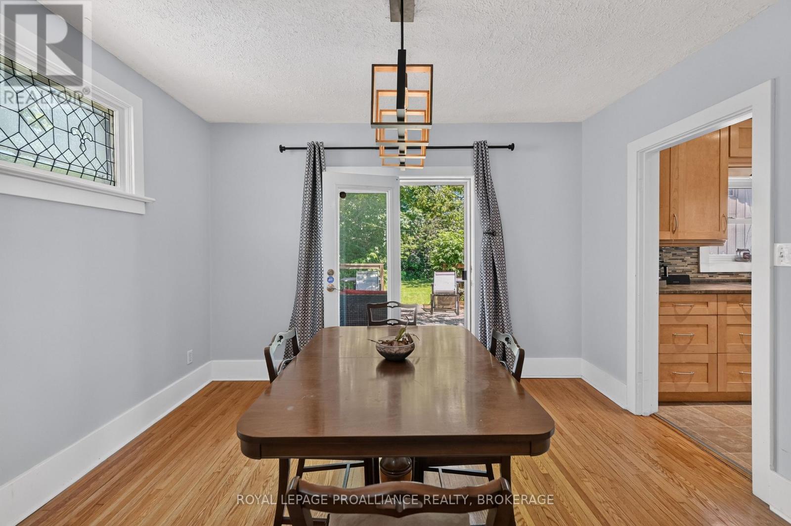 101 NAPIER STREET - 12