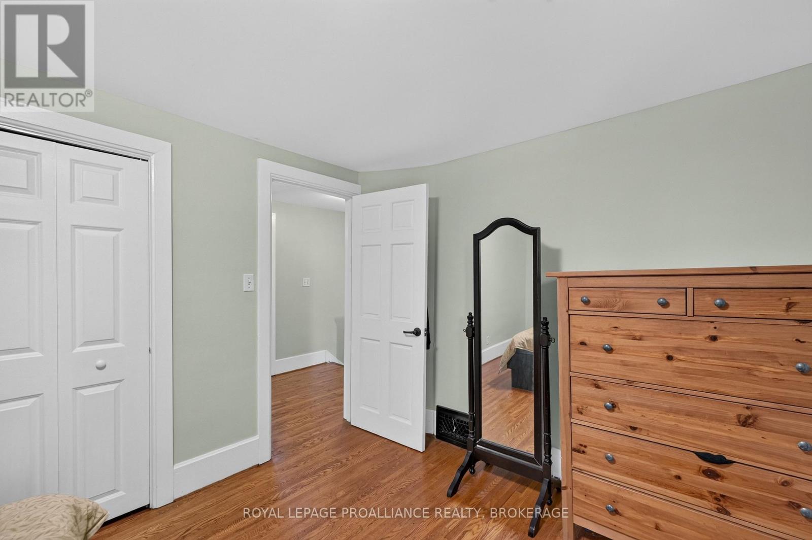 101 NAPIER STREET - 22