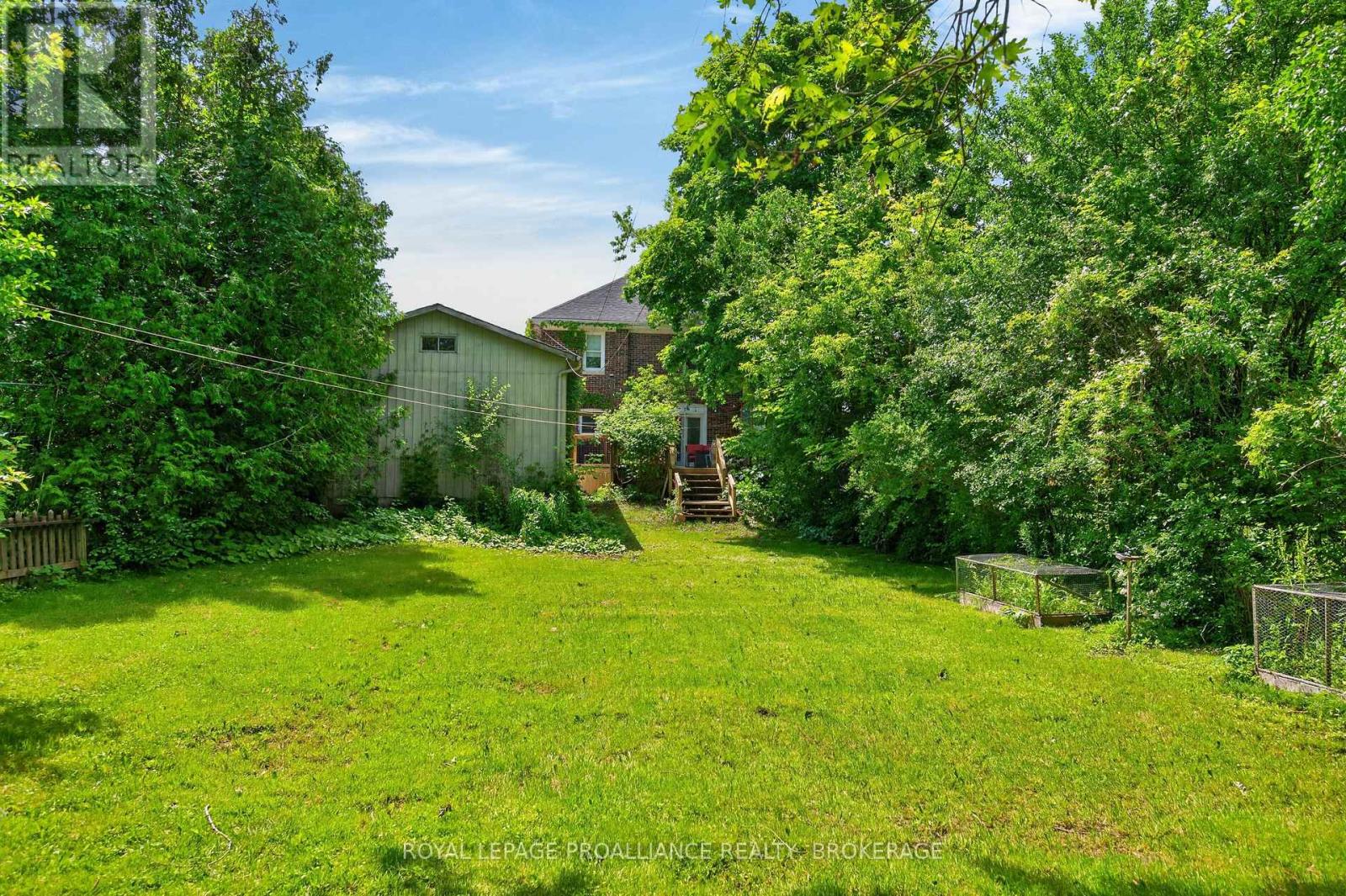 101 NAPIER STREET - 36