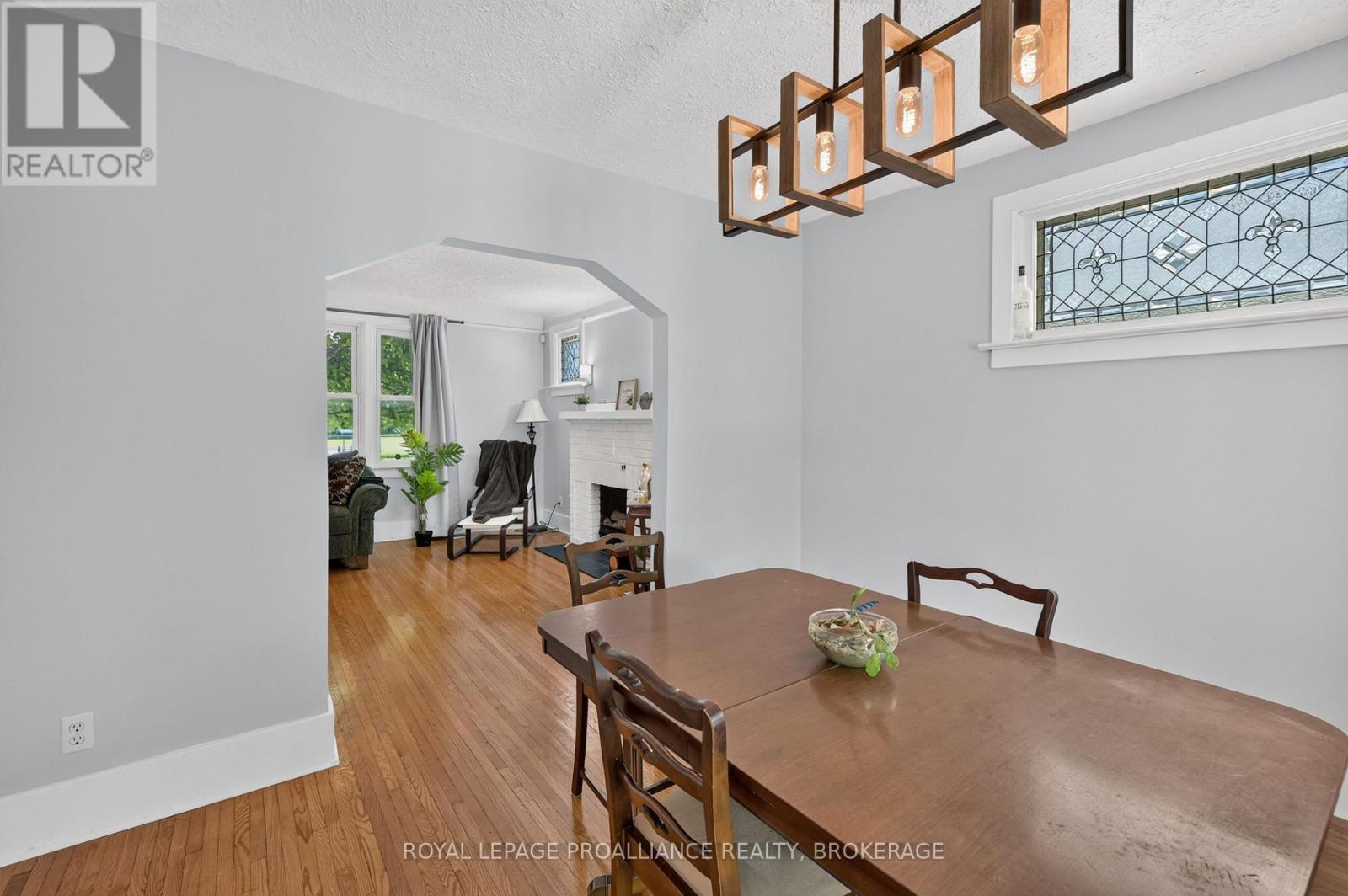 101 NAPIER STREET - 9