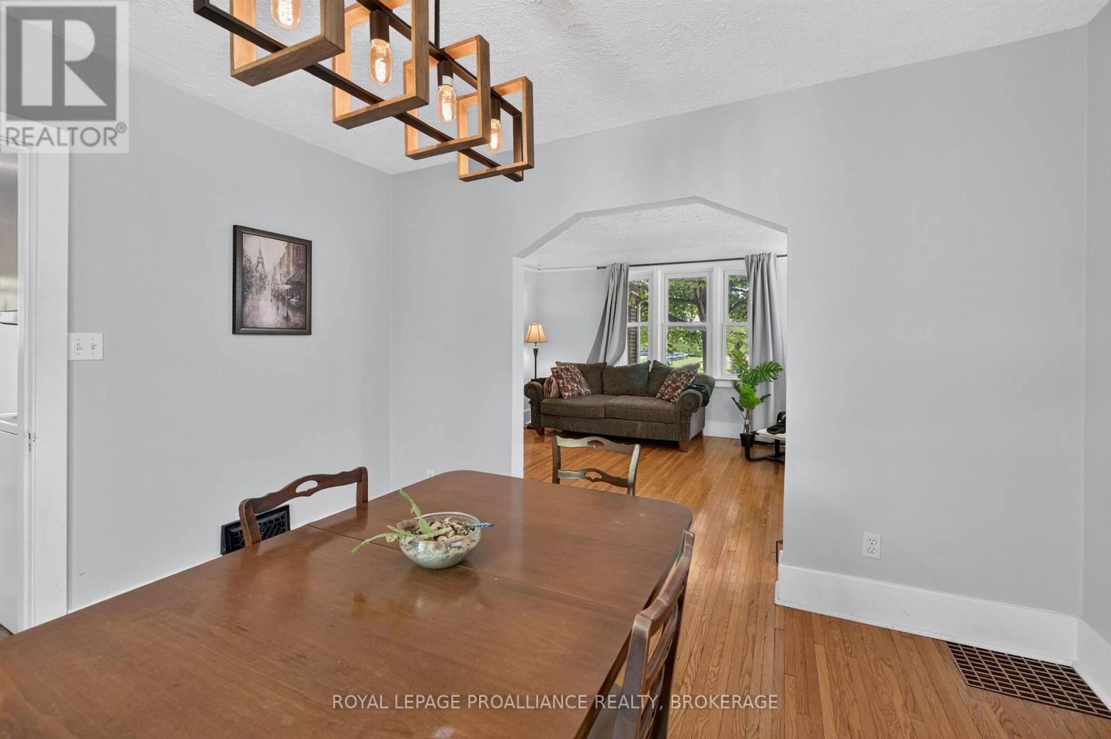 101 NAPIER STREET - 10