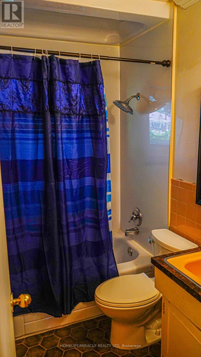 19 AMBERWOOD ROAD - 21