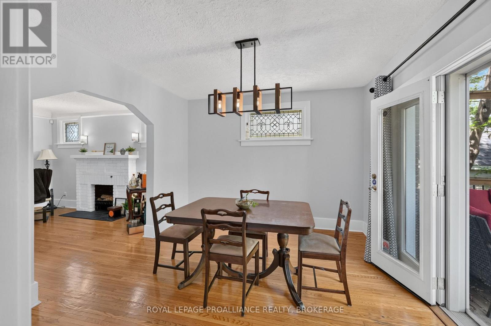 101 NAPIER STREET - 11