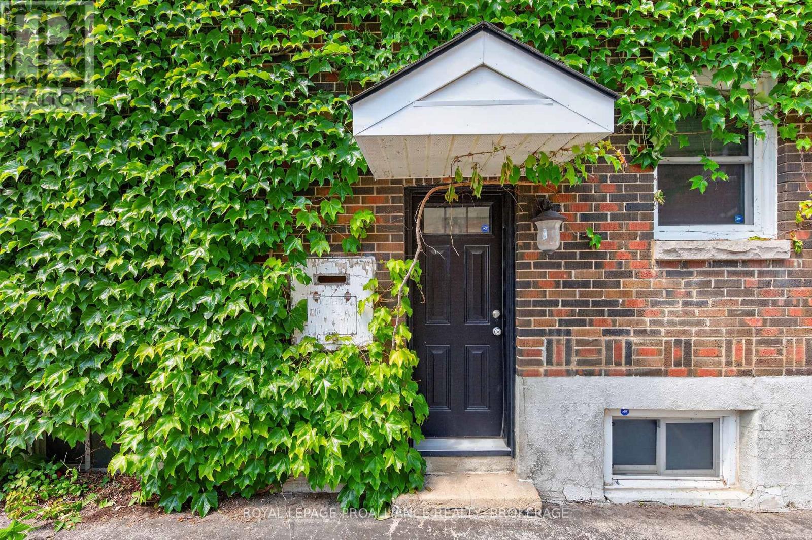 101 NAPIER STREET - 27