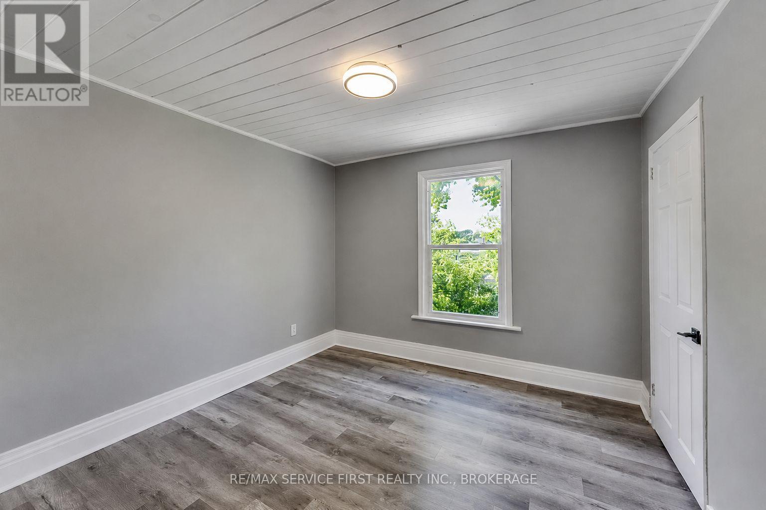 211 RAGLAN ROAD - 18