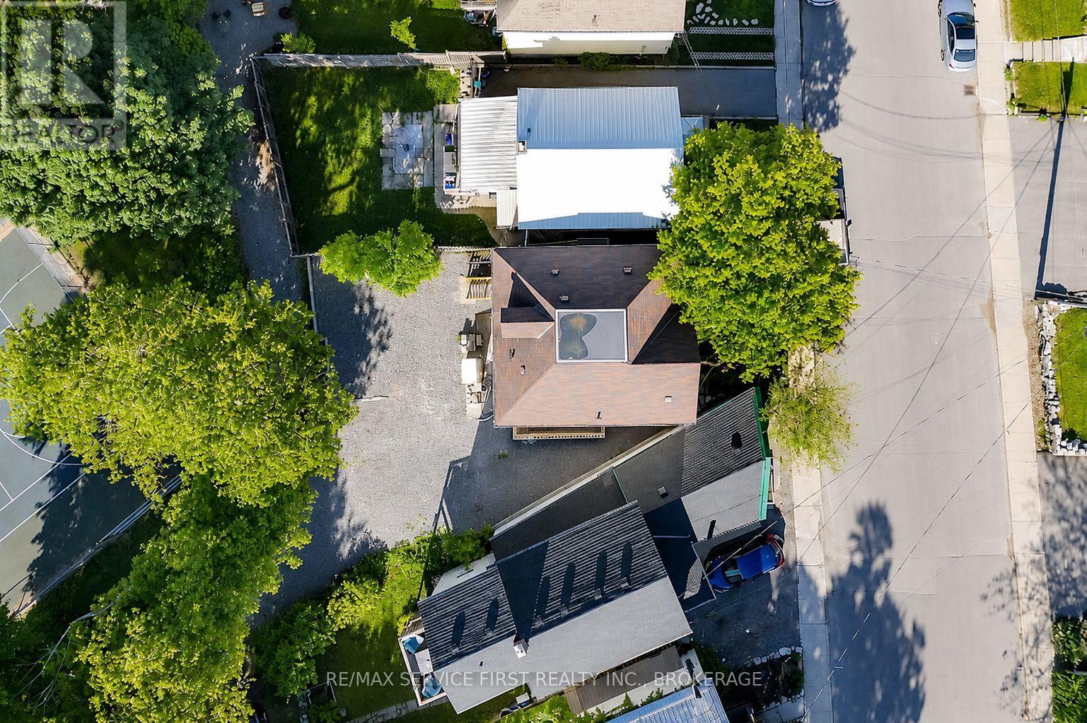 211 RAGLAN ROAD - 27
