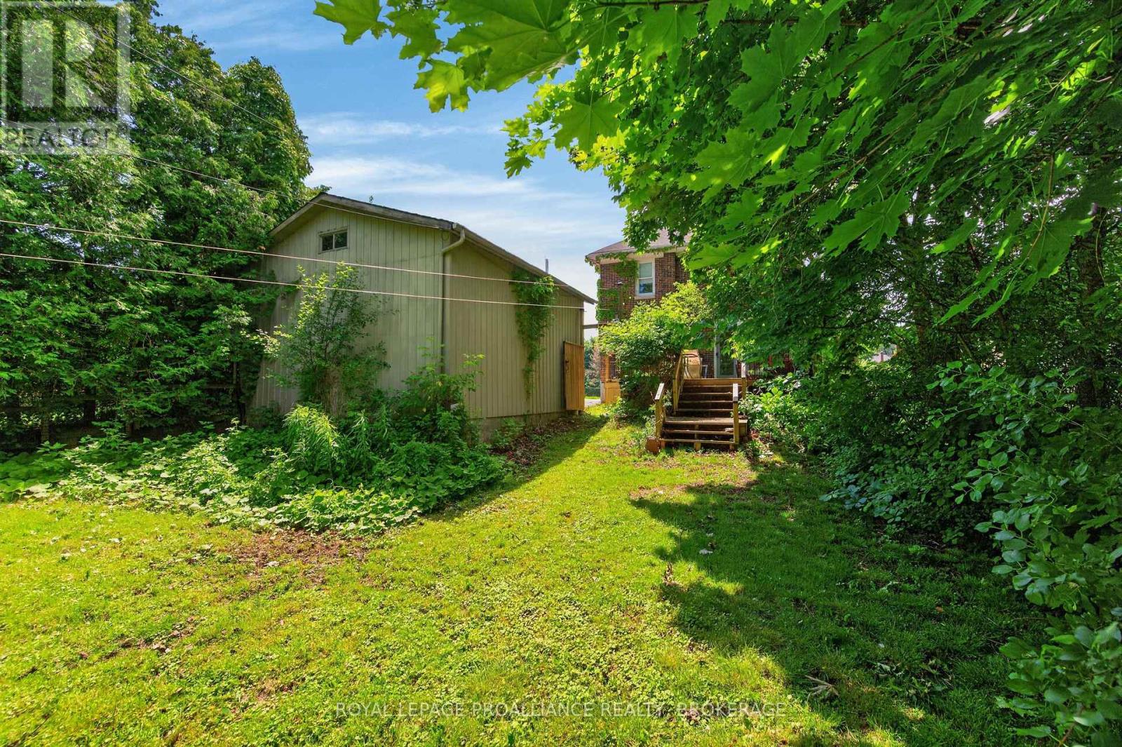 101 NAPIER STREET - 35