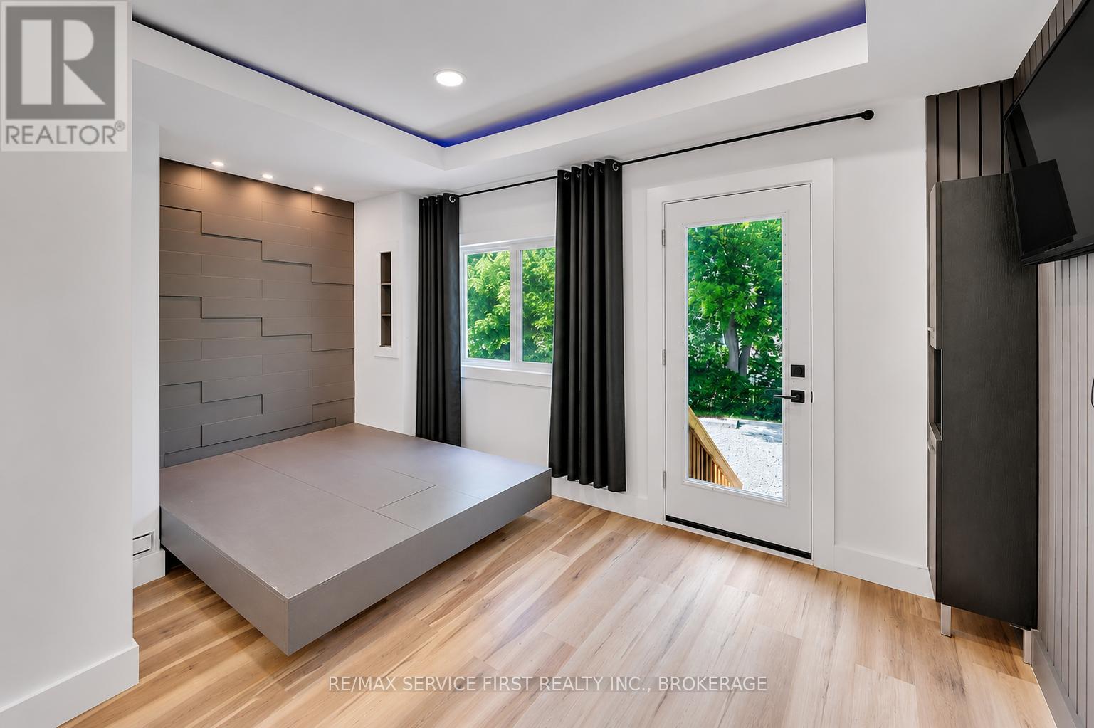211 RAGLAN ROAD - 8