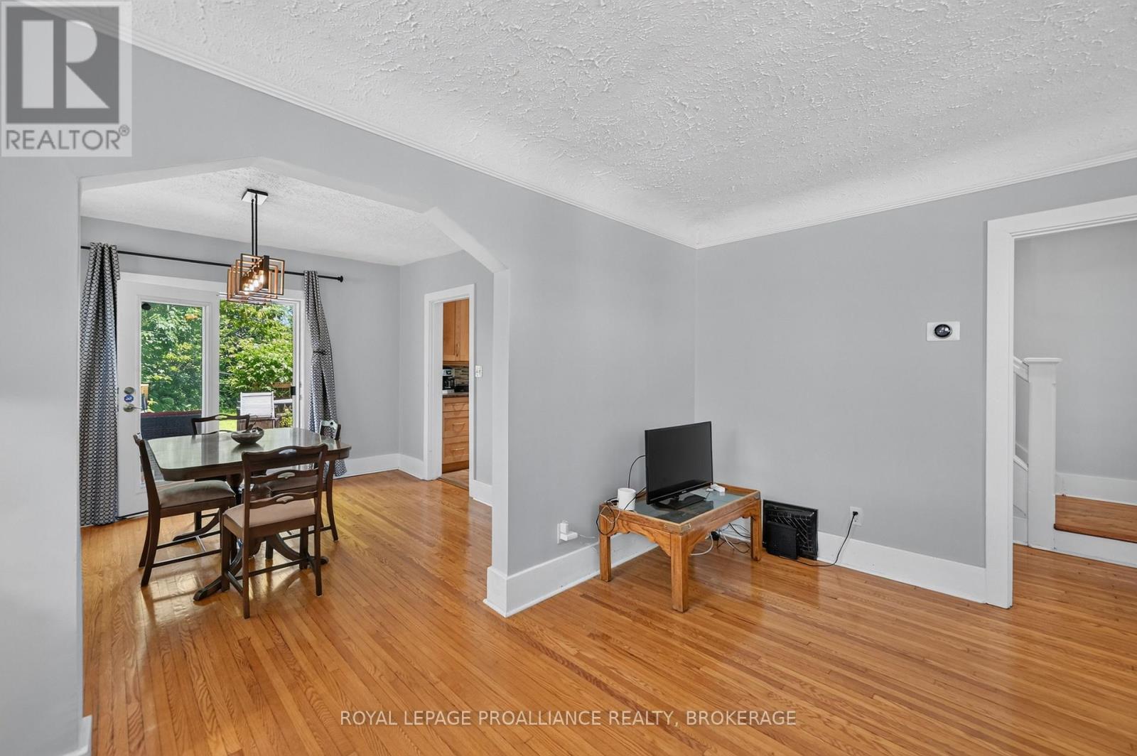 101 NAPIER STREET - 8
