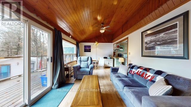 286 EDWINA DRIVE - 10