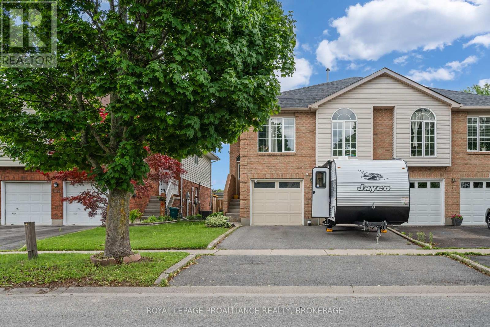 653 BARNSLEY CRESCENT - 3