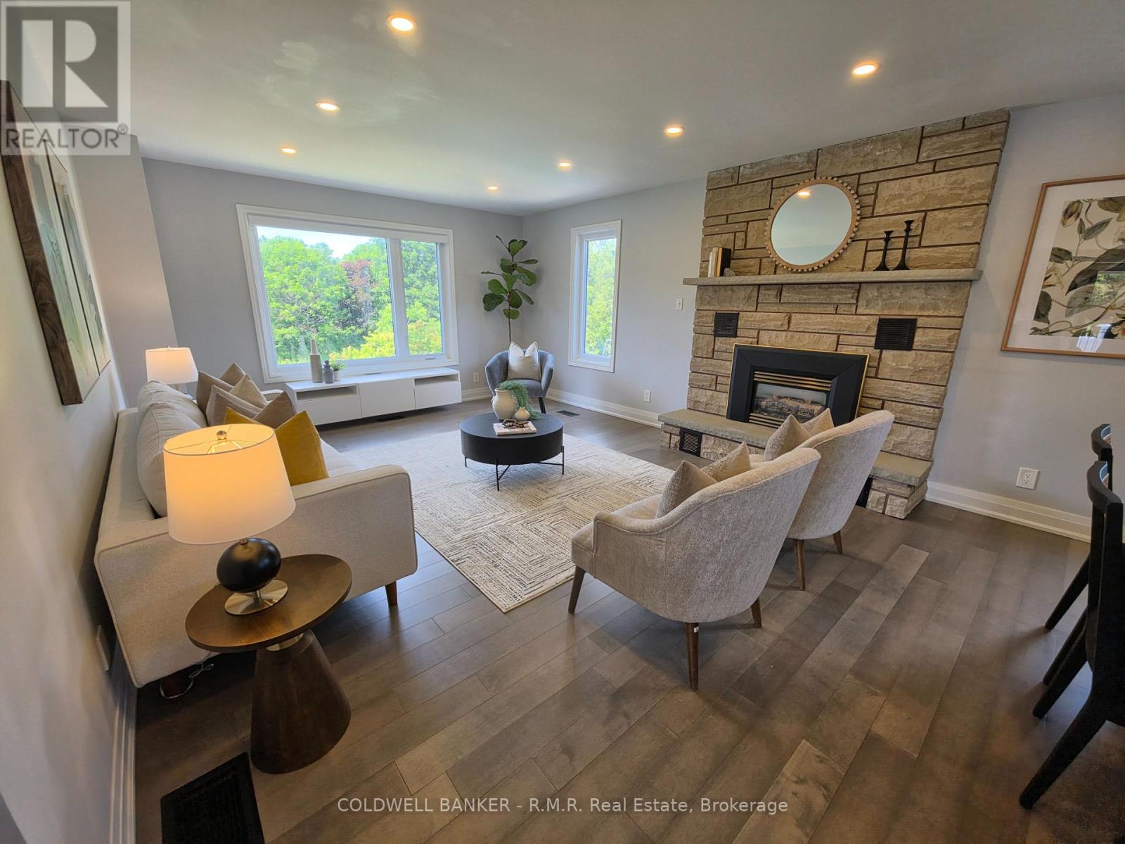 39 KING LANE - 16