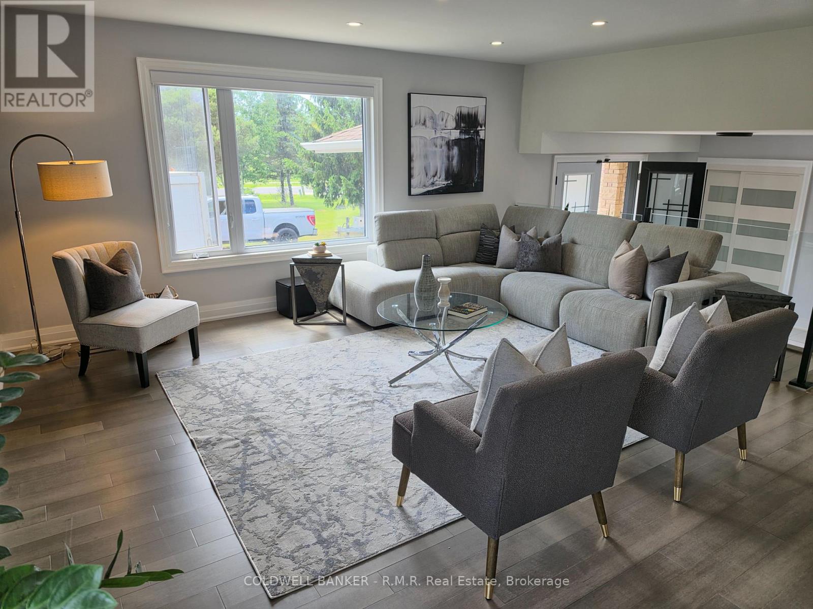 39 KING LANE - 17