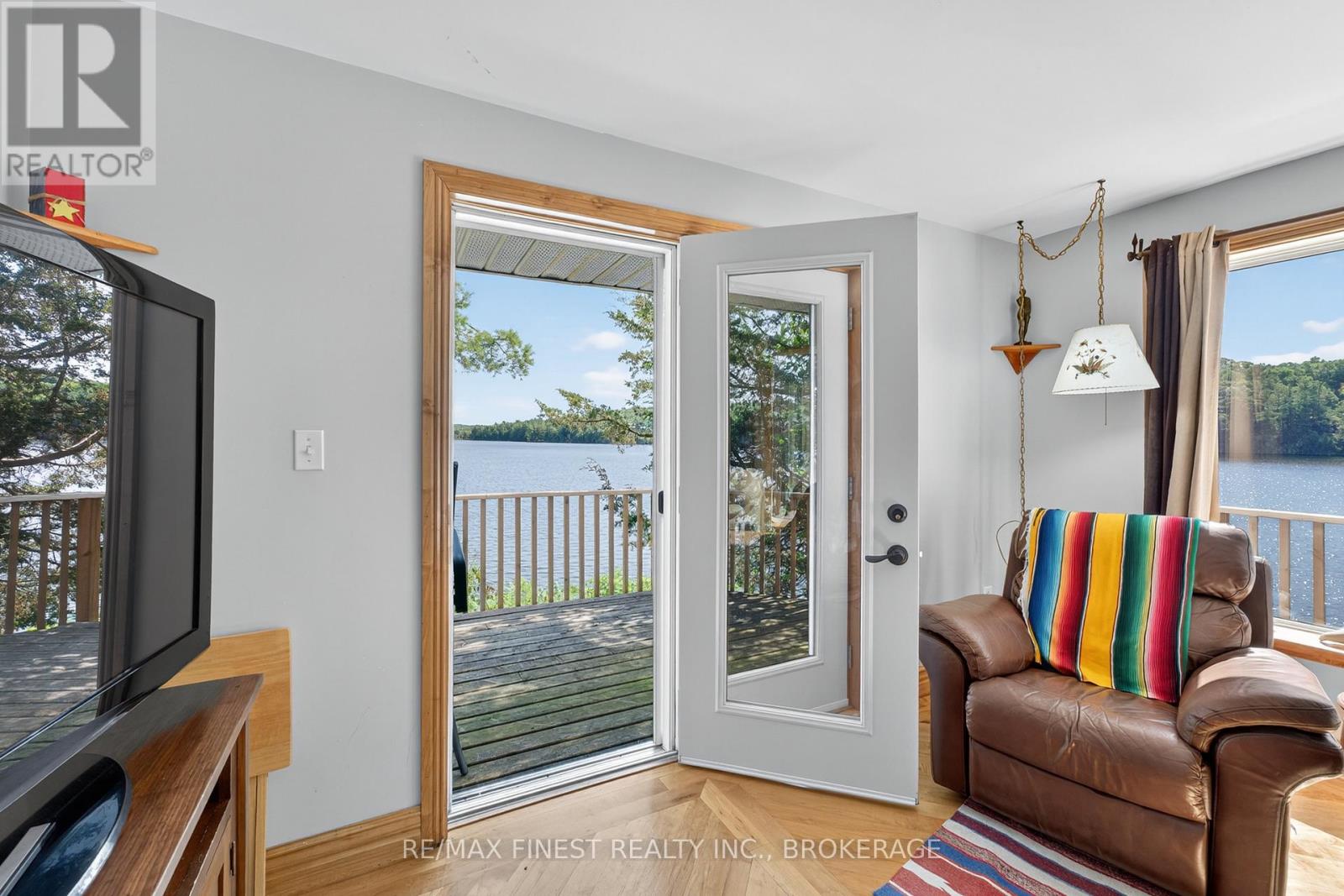 1076 CHESTER LANE - 10