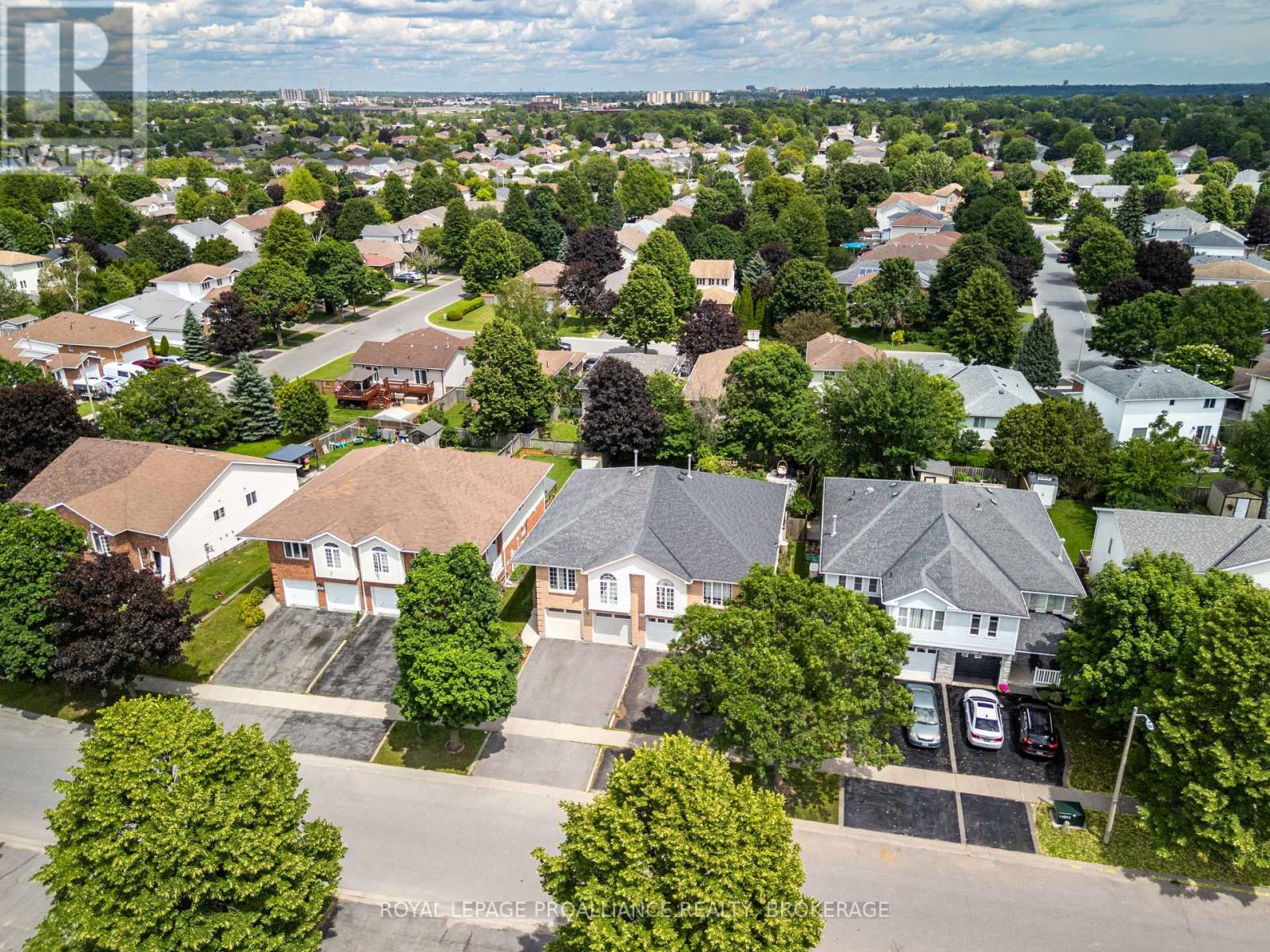 653 BARNSLEY CRESCENT - 1