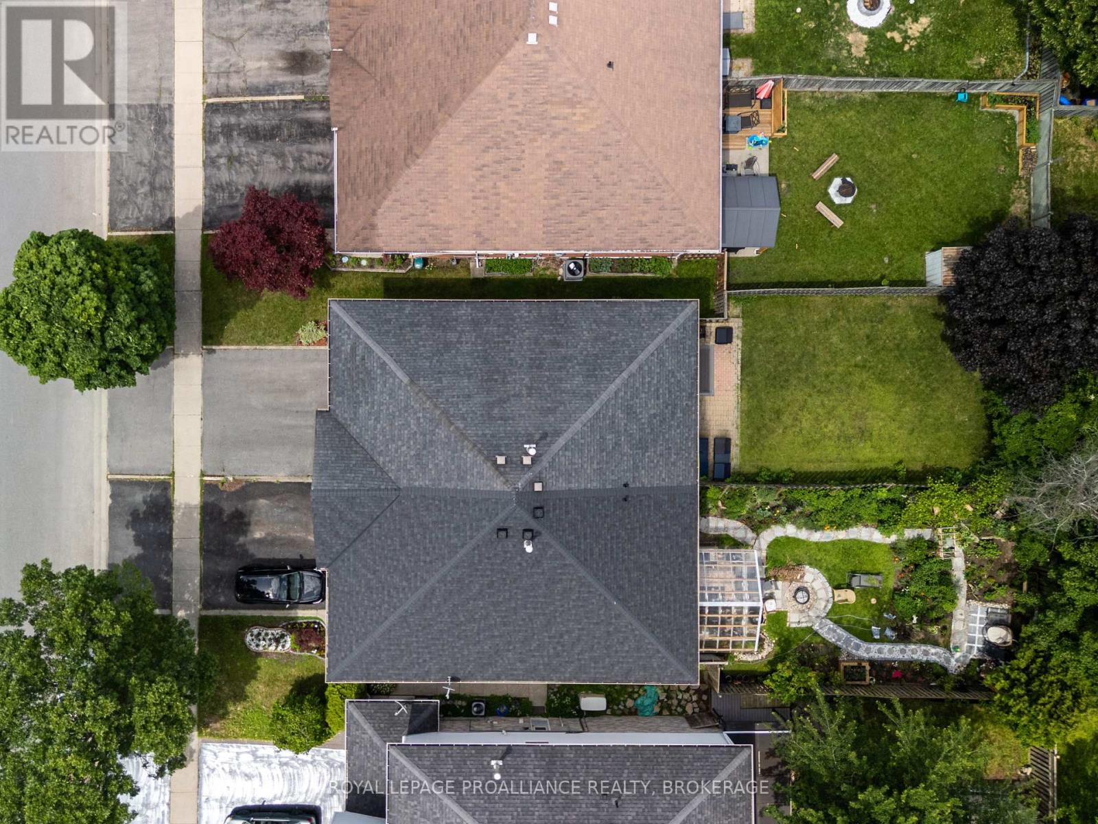 653 BARNSLEY CRESCENT - 11