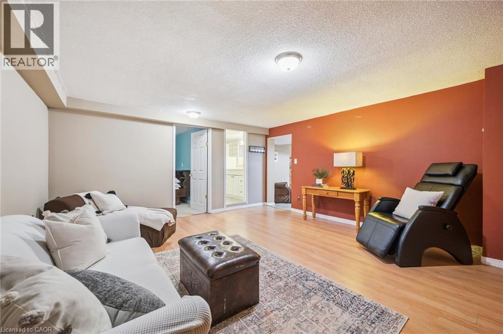 120 LORRAINE Avenue - 27