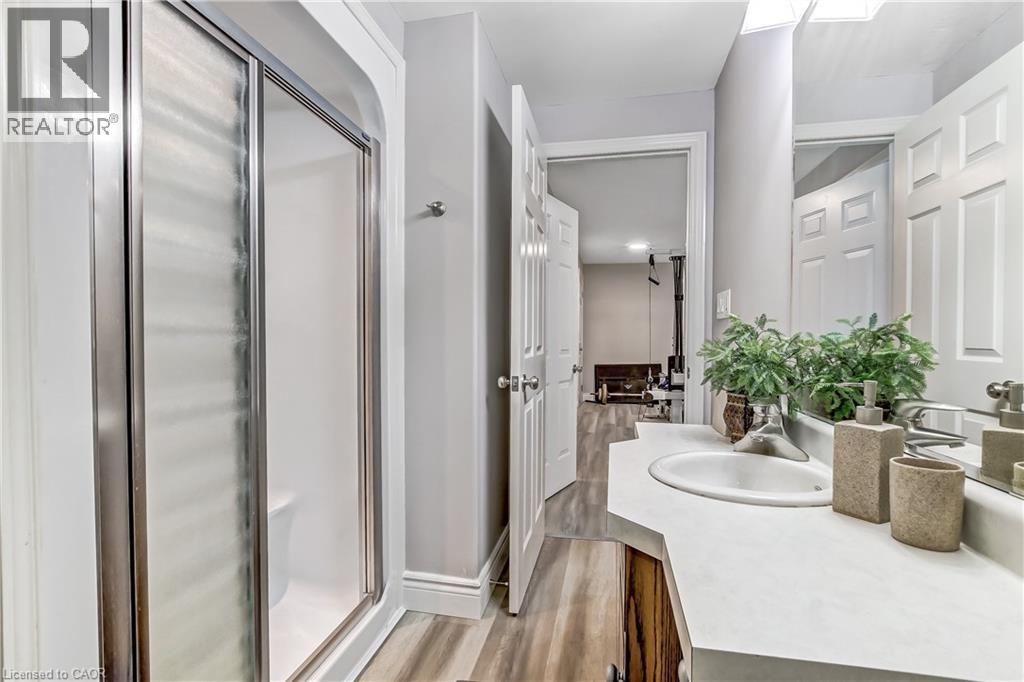 139 MANNHEIM Crescent - 34