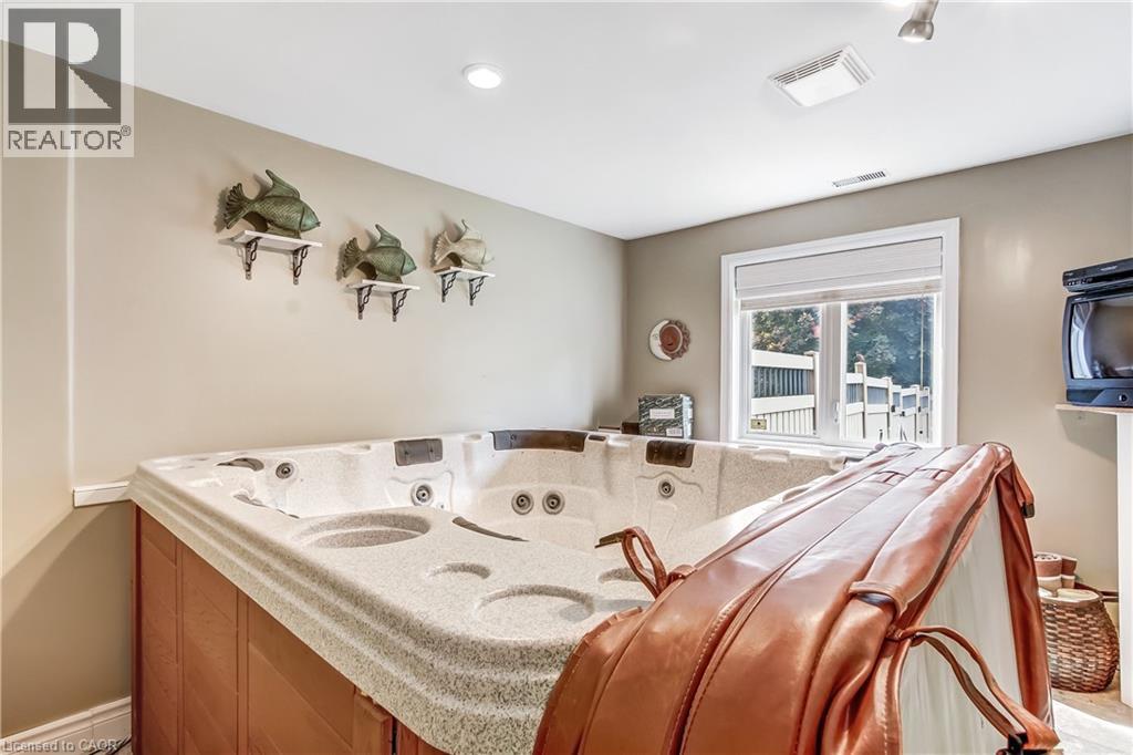 139 MANNHEIM Crescent - 36