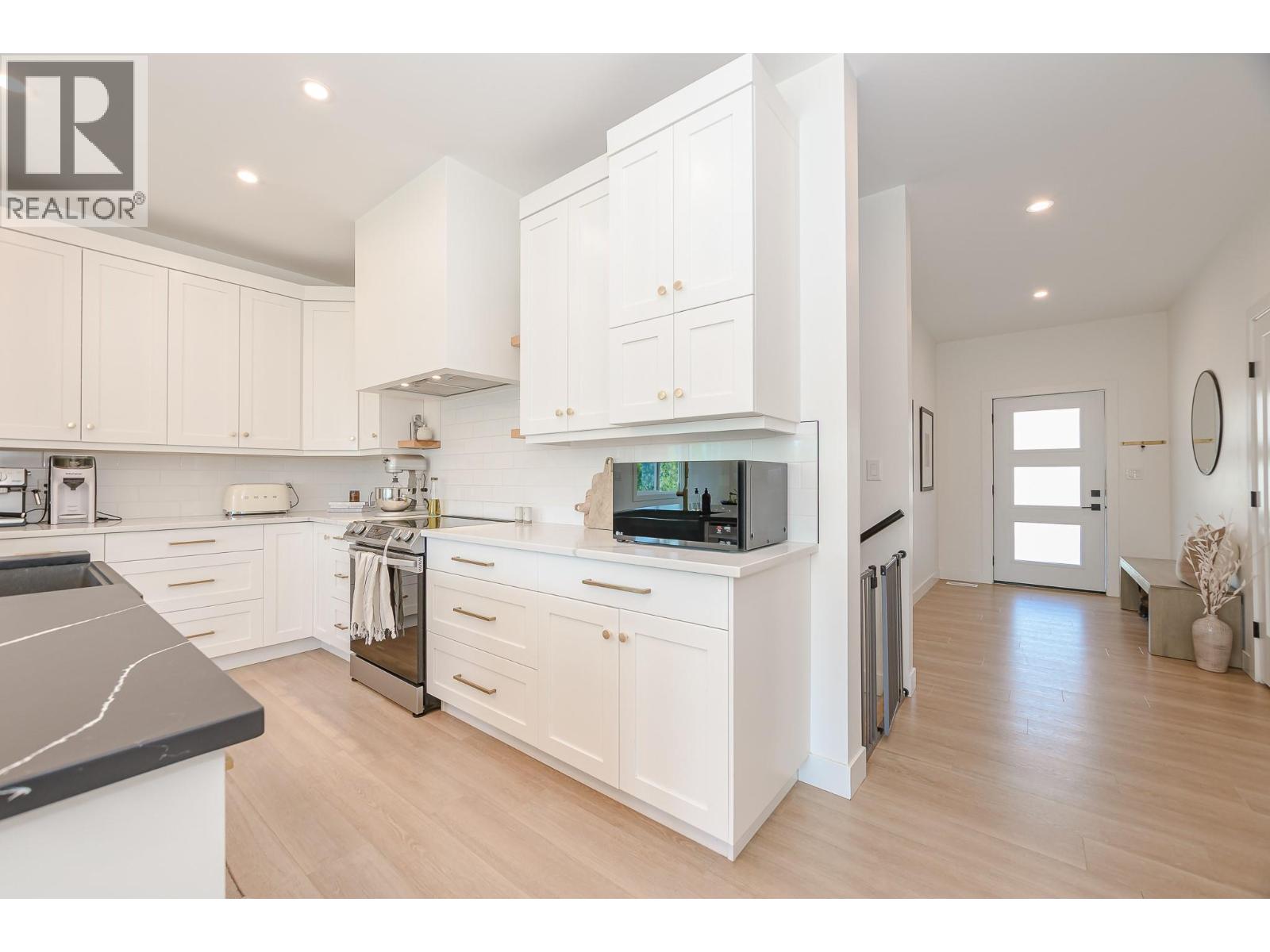 952 Ridgewood Drive - 4