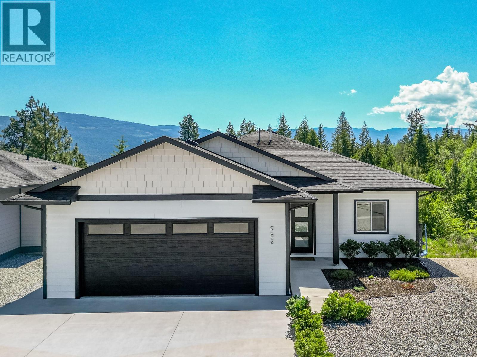 952 Ridgewood Drive - 1
