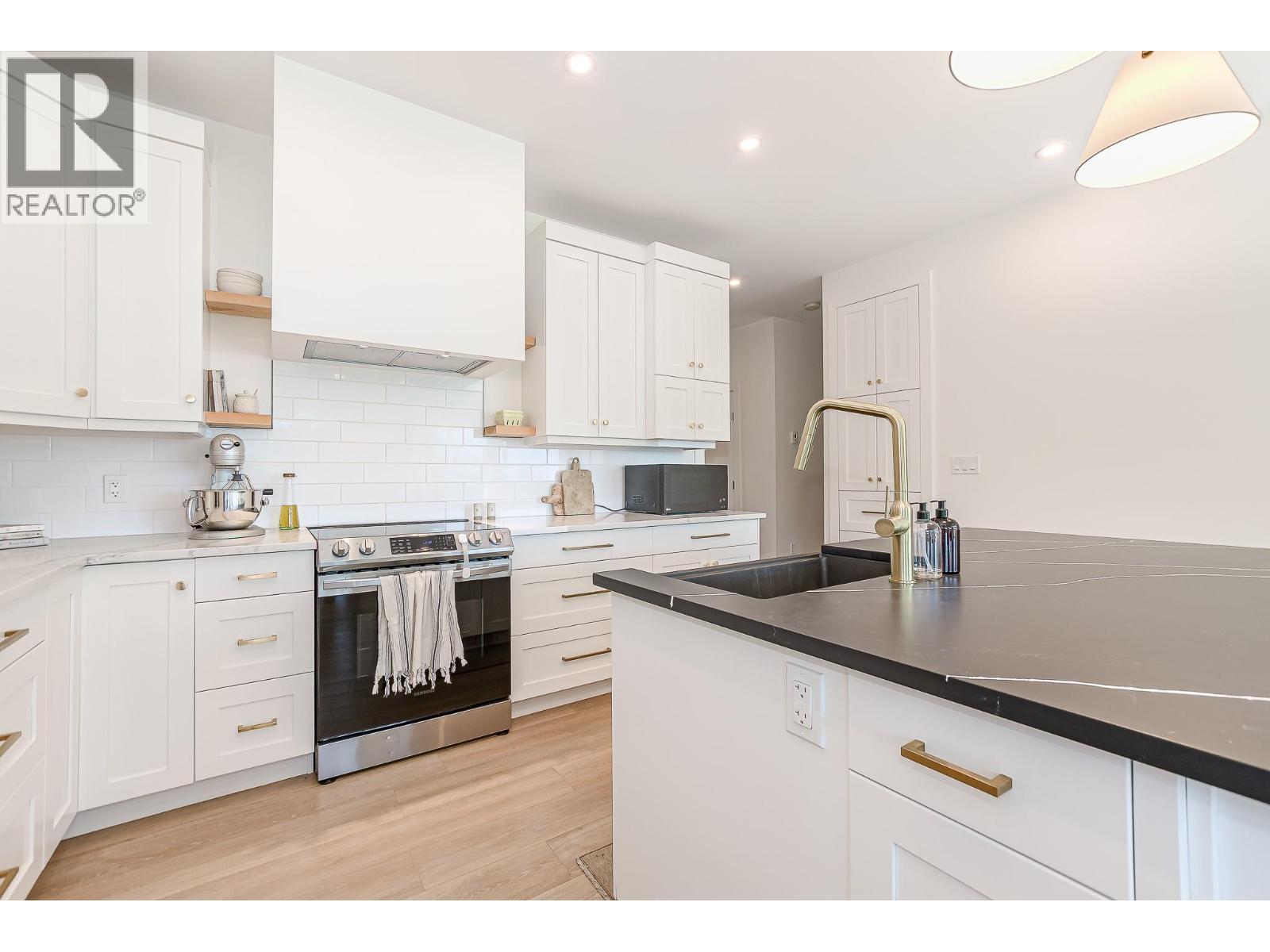 952 Ridgewood Drive - 6