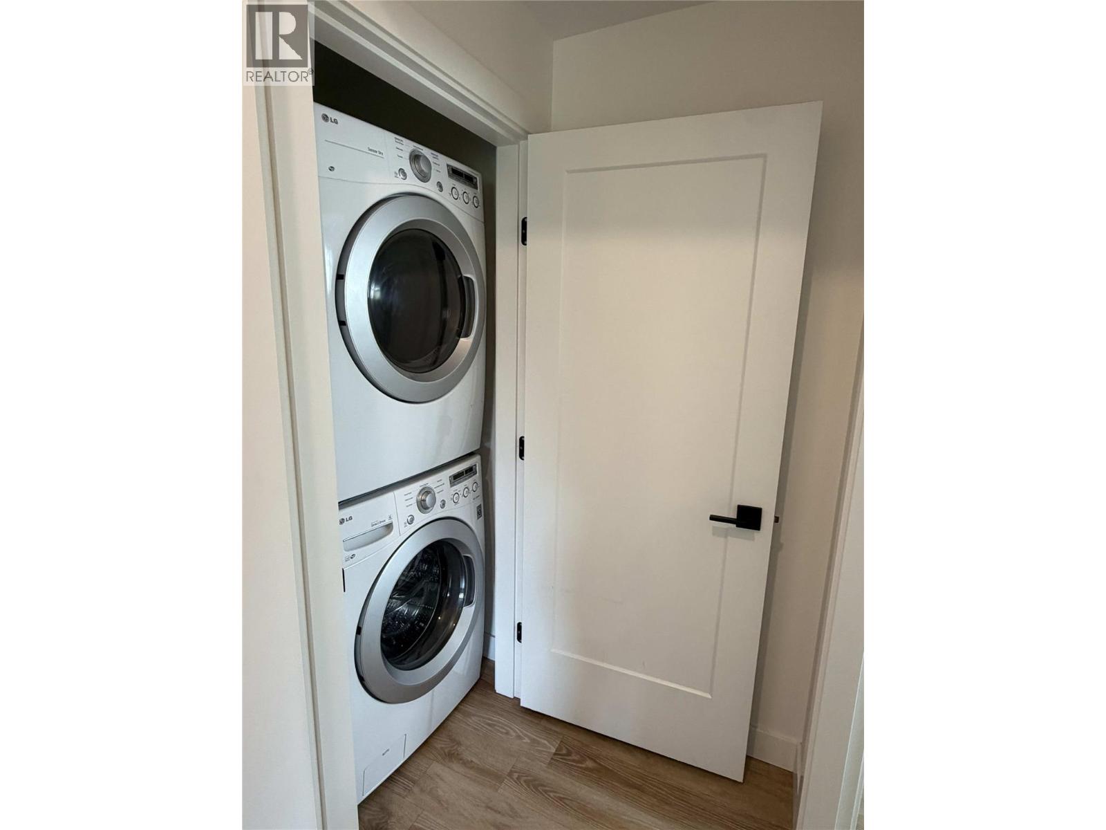 952 Ridgewood Drive - 39