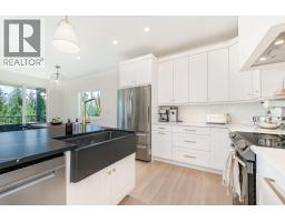 Full bathroom - 952 Ridgewood Drive, Enderby, BC V0E1V1 Photo 7