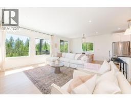 Kitchen - 952 Ridgewood Drive, Enderby, BC V0E1V1 Photo 14