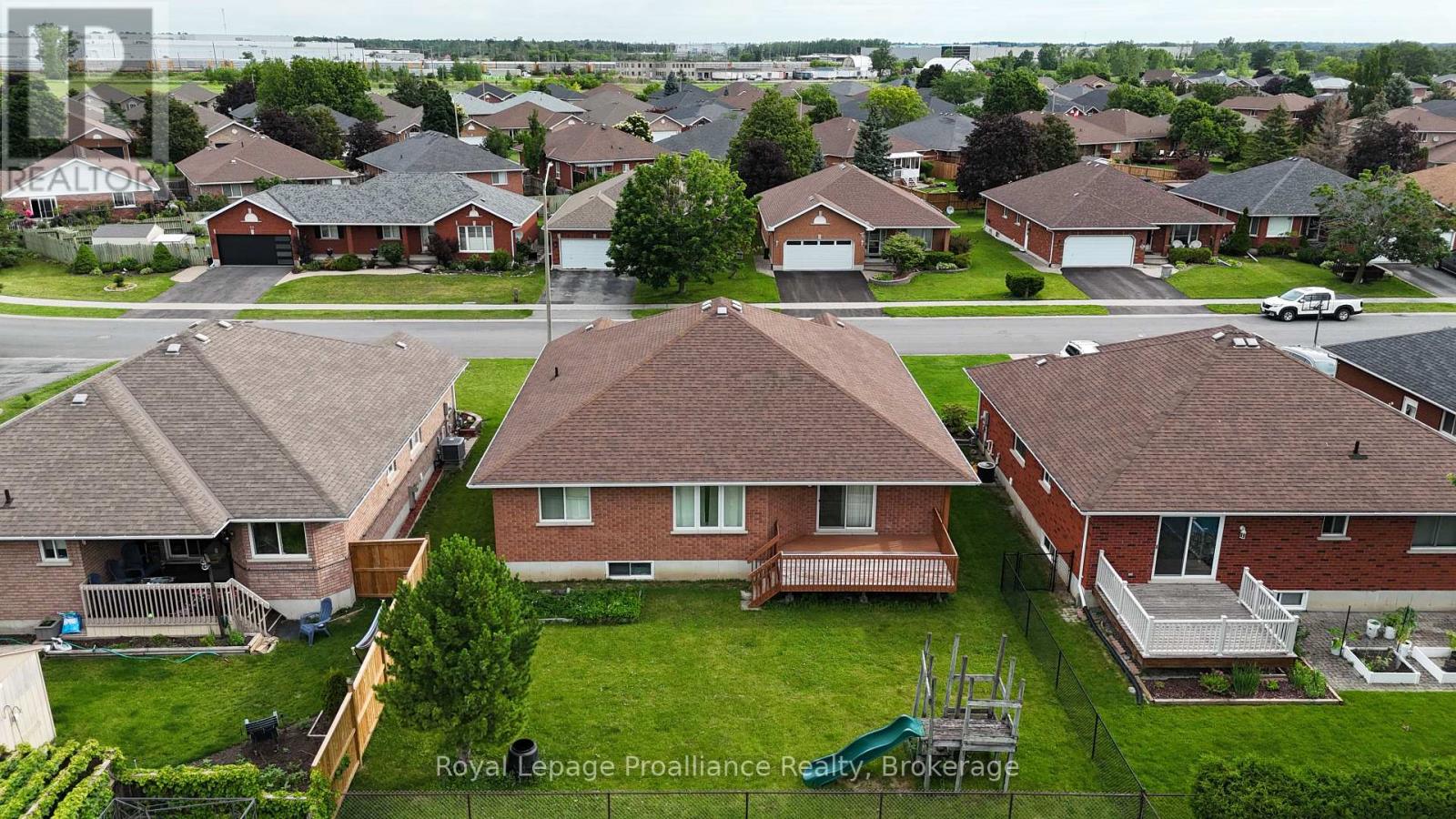 17 SUMAC TERRACE - 20