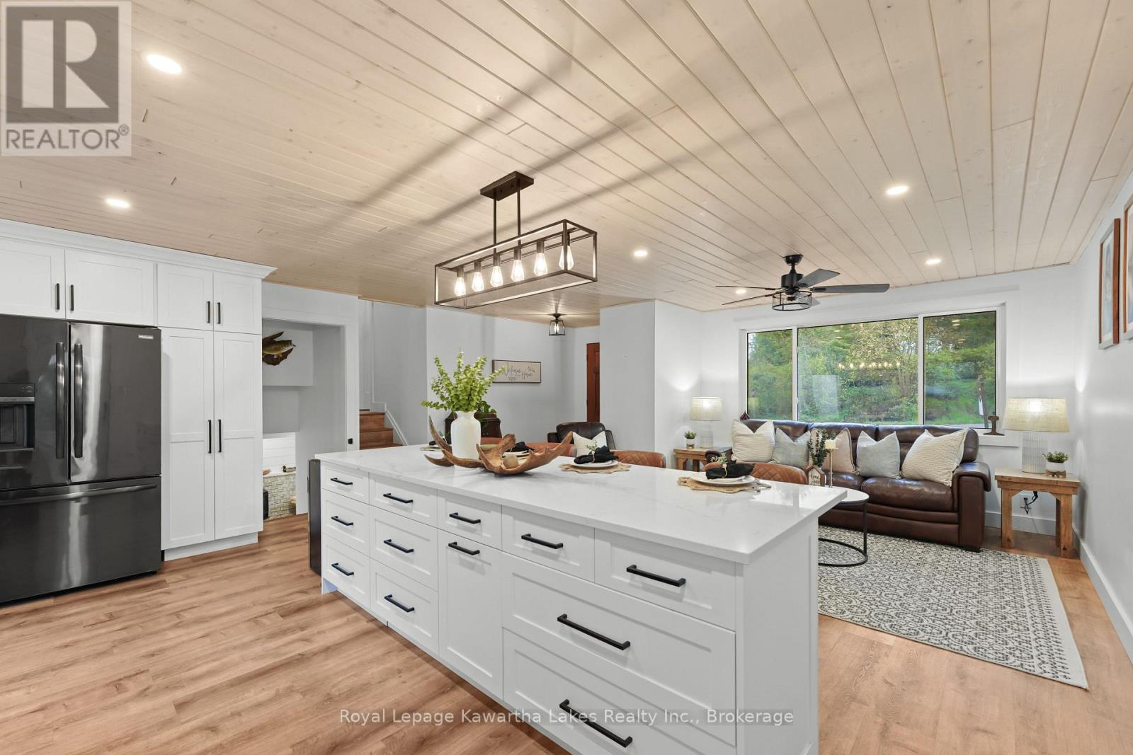 2 KENNEDY DRIVE - 14