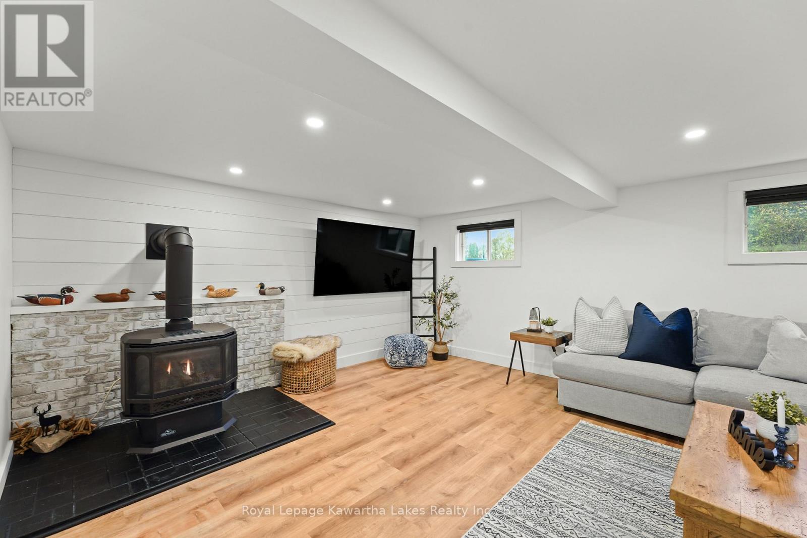 2 KENNEDY DRIVE - 26