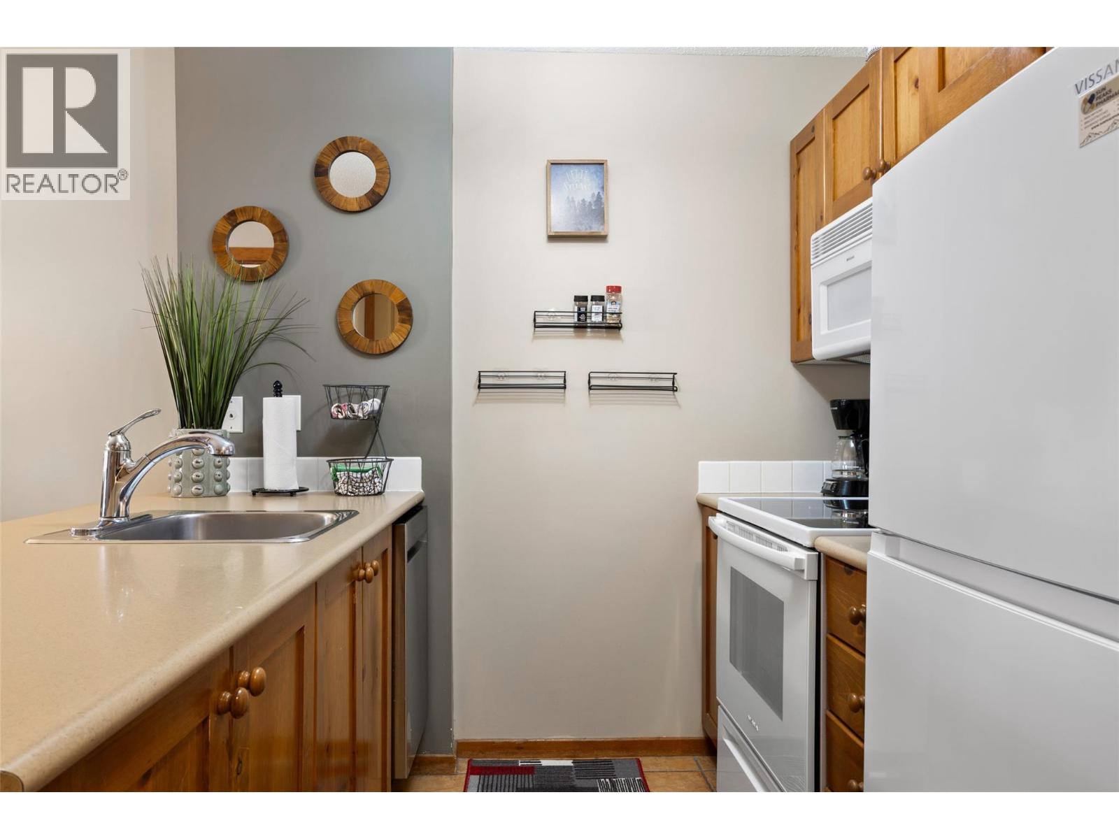 #215 3190 CREEKSIDE Way - 5