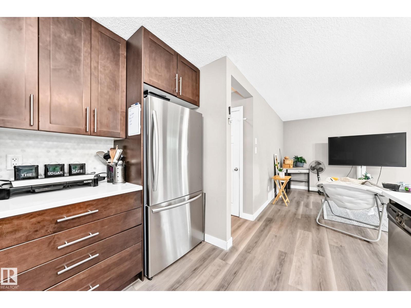 6123 13 AV SW - 10